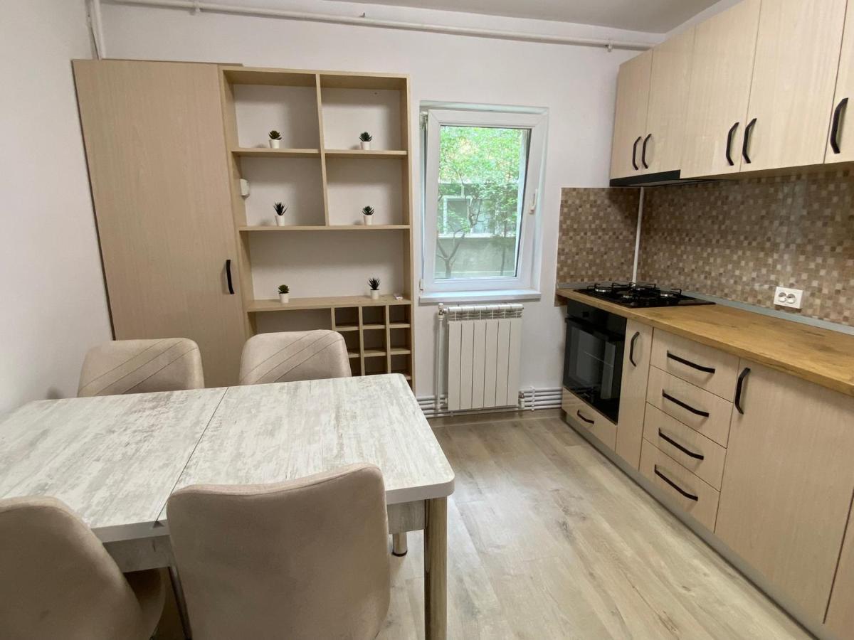 Grove Apartment Buzau Exterior photo